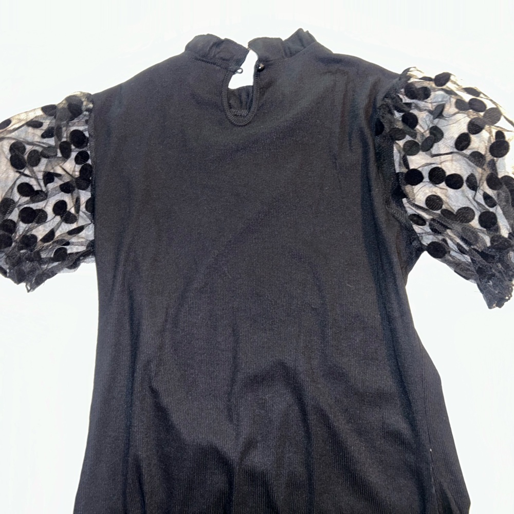 Women’s puff sleeve top